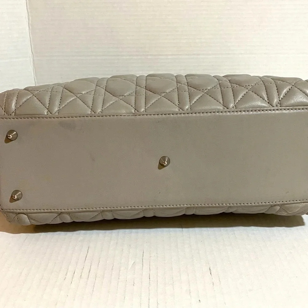 Christian Dior gray quilted leather cannage handbag - Picture 3 of 11